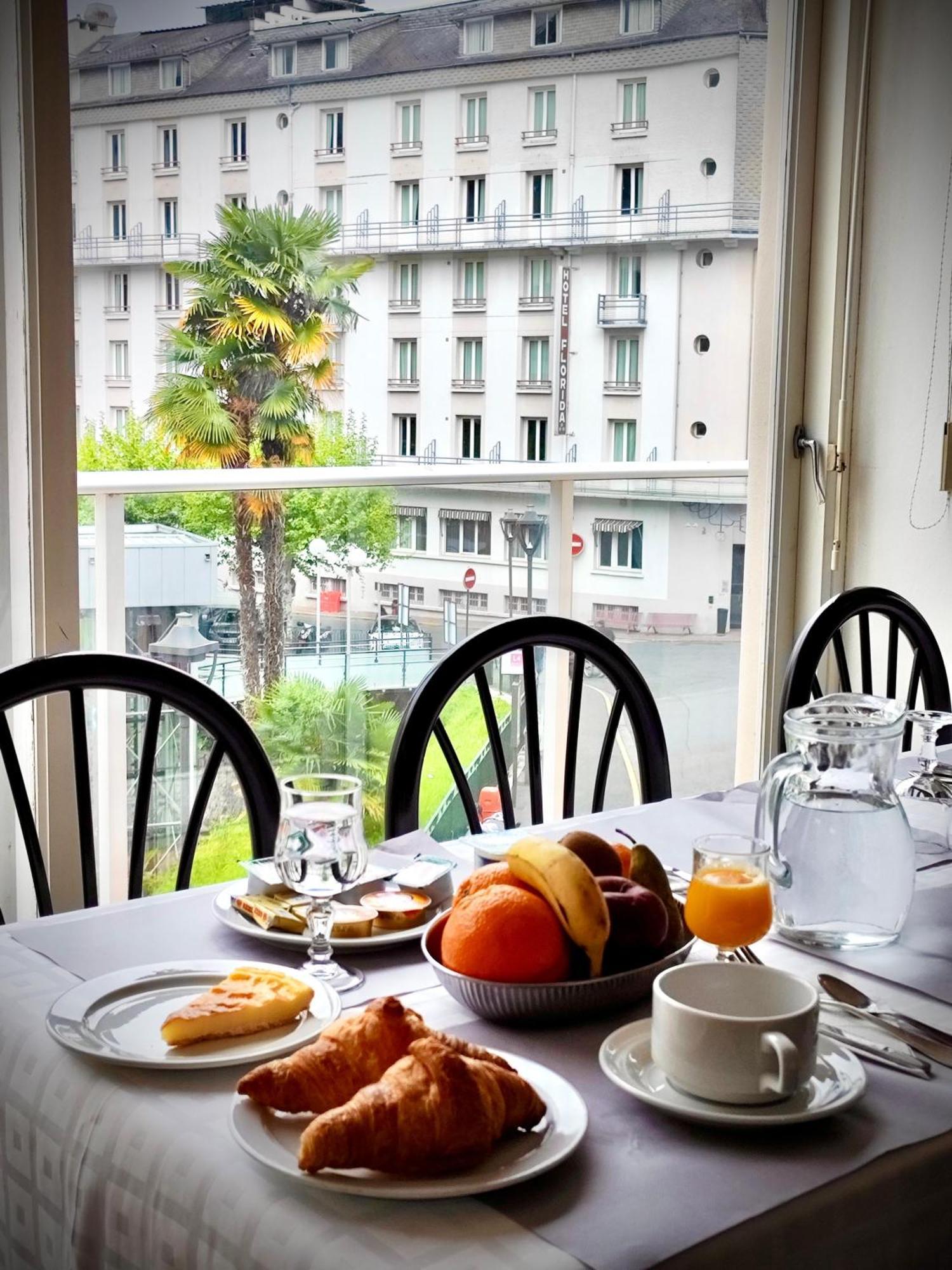 Hotel De Lisieux 卢德 外观 照片